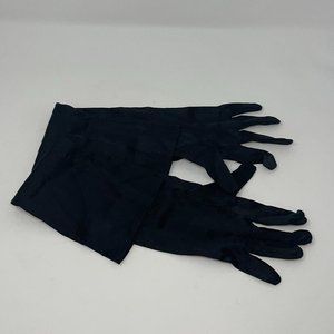 The Bar | Silk Gloves